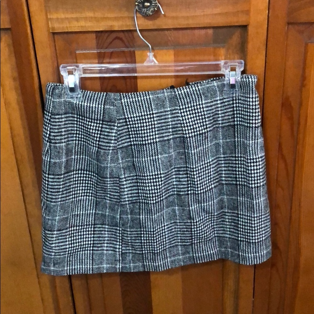 Black and white mini skirt